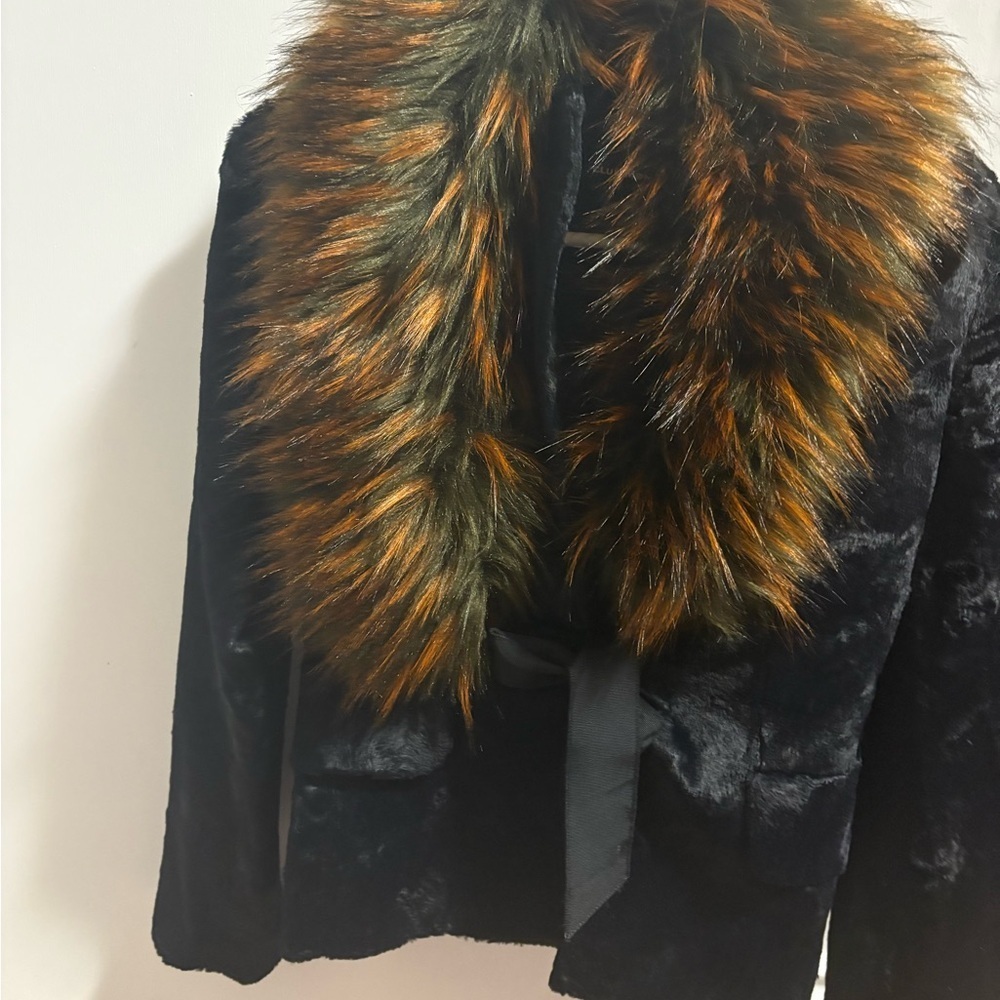 Club Monaco Black Teddy Jacket with Faux Fur Trim - Picture 5 of 8